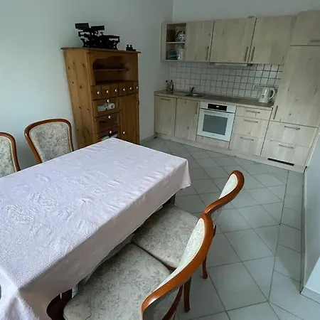 Ferienhaus Gemütliches Haus Max 6 Personen 2schlafzimmer 1schlafsofa
